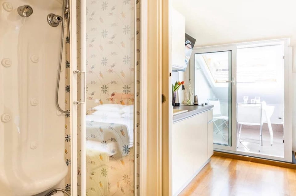 Shower, Bathroom