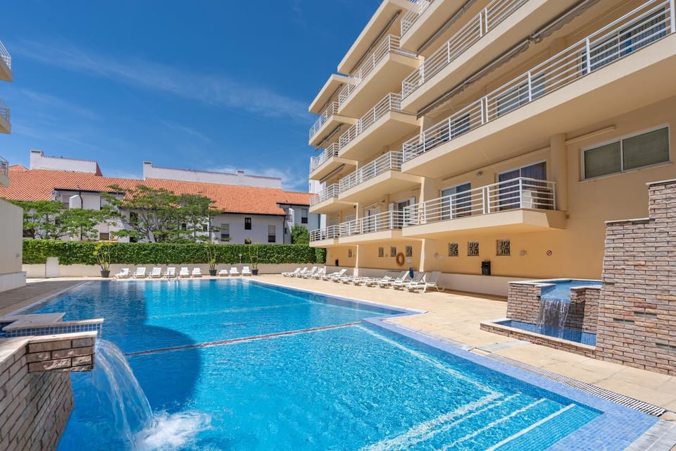 Vilamoura Central 2 Bedroom Flat Apartment in Quarteira