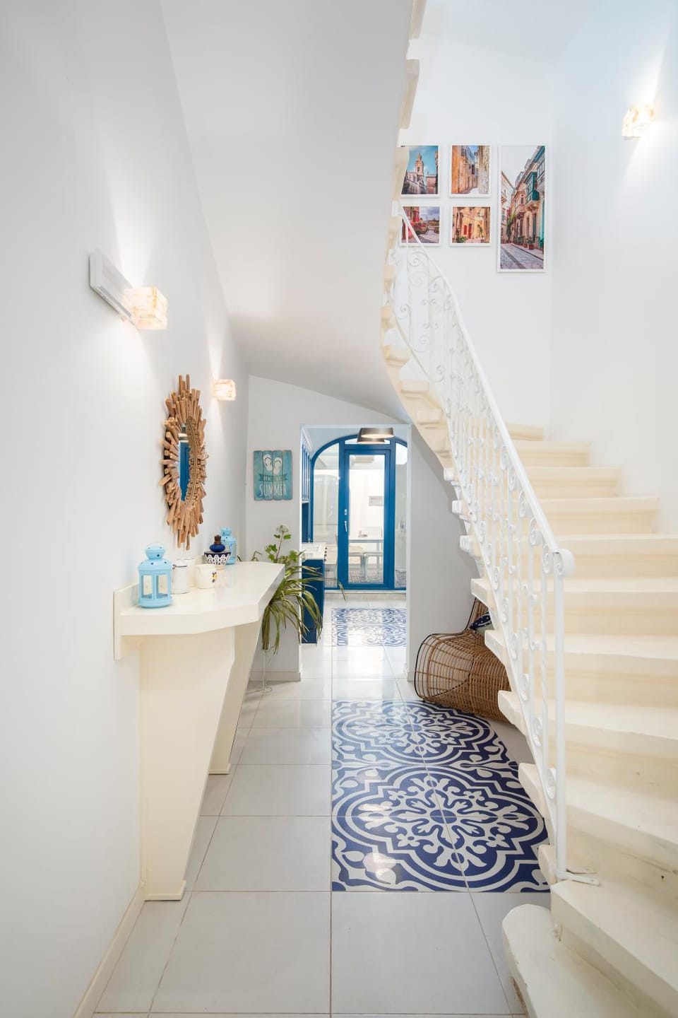Chic, Stylish Traditional Townhouse with Terrace - St. Paul’s Bay House in Saint Paul's Bay