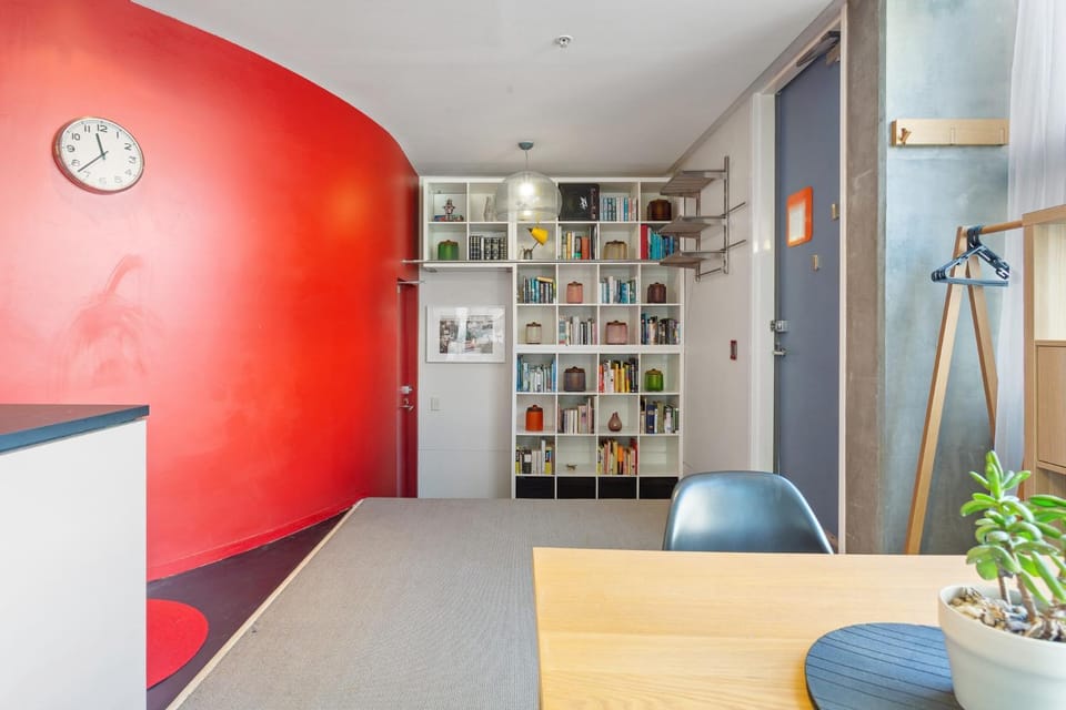 Chic 1-Bed Apartment in the Heart of Newtown Apartment in Sydney