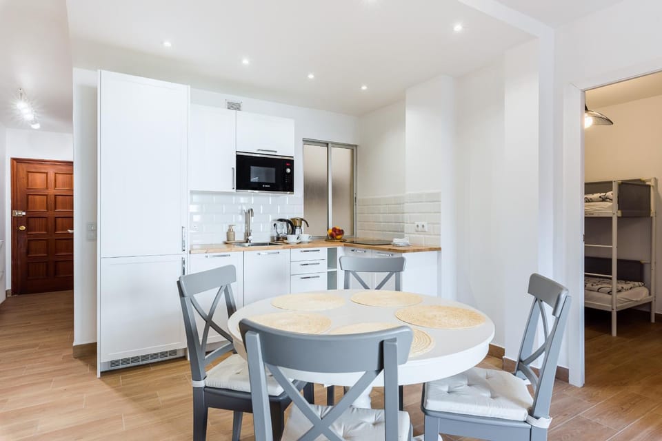 Living room, Dining area, minibar, stove