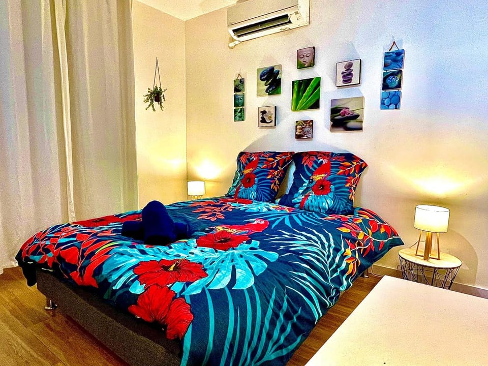 Bed, Photo of the whole room, Bedroom, air conditioner