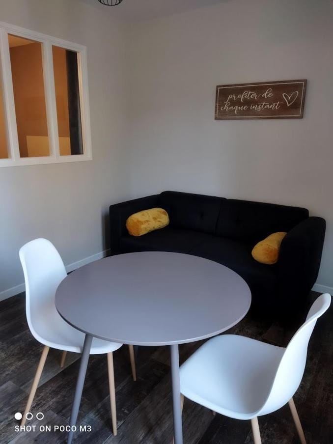Joli T1 hypercentre Rochefort Apartment in Nouvelle-Aquitaine