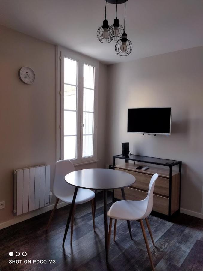 Joli T1 hypercentre Rochefort Apartment in Nouvelle-Aquitaine