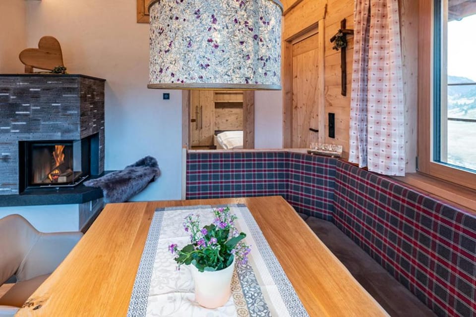 Living room, Seating area, Dining area, flat iron