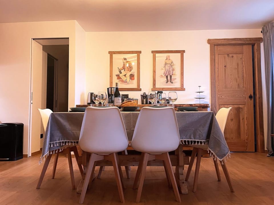 Food close-up, Dining area, Meals, Lunch