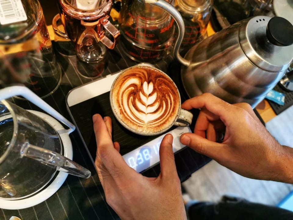 Coffee/tea facilities, Food and drinks, Food, Drinks
