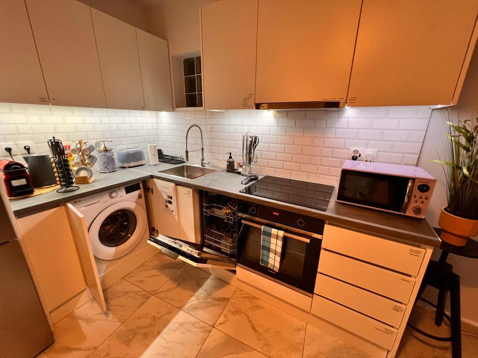 Casa de Tres Hermanos in the heart of Athens Apartment in Athens