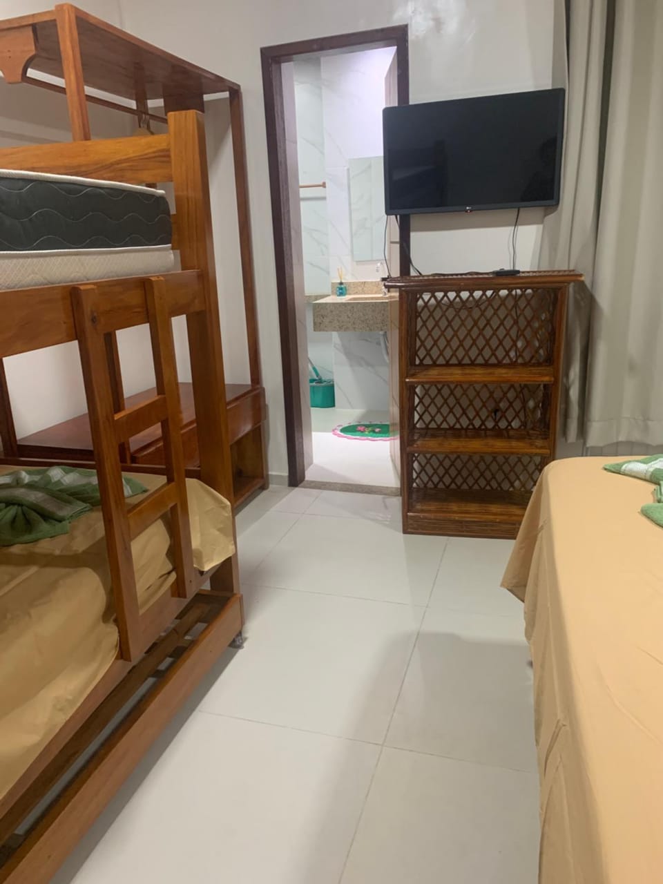 Bed, TV and multimedia, Bedroom, bunk bed, wardrobe