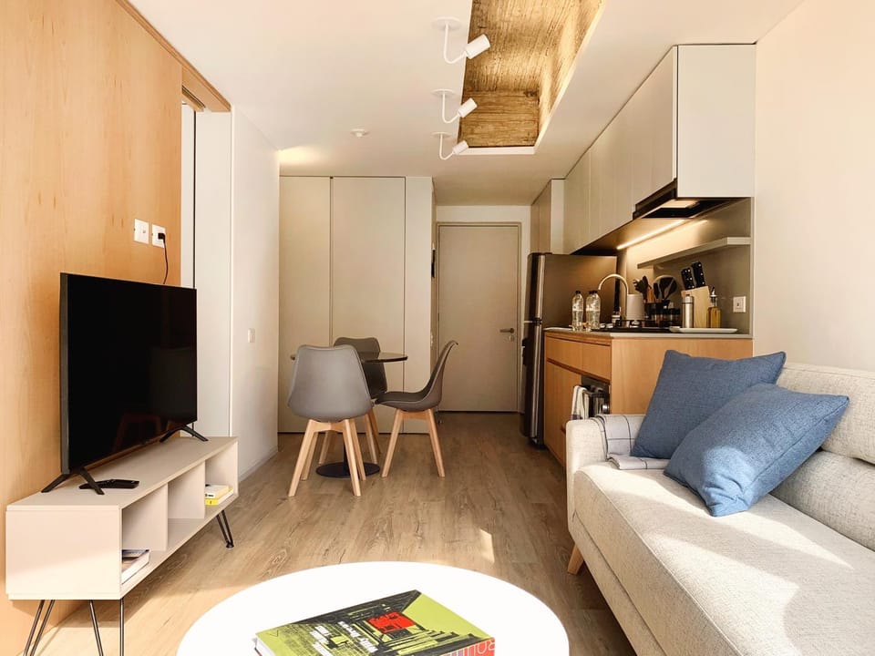 Kitchen or kitchenette, Living room
