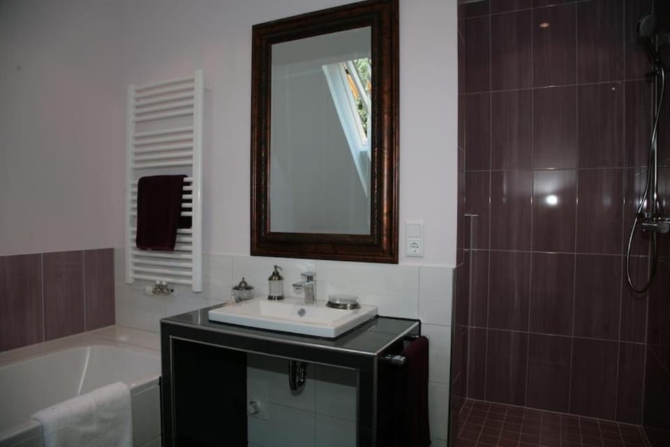 Haus Keppelborg: ZI Antonia mit Kirchplatzblick Apartment in North Rhine-Westphalia