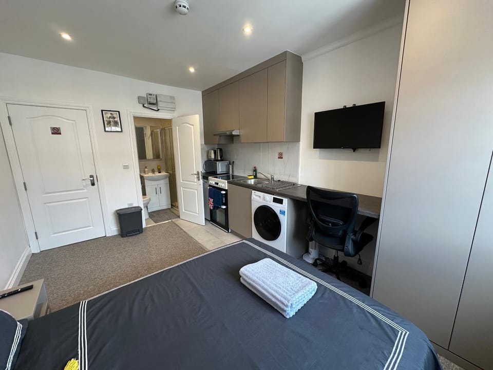 Bright Modern, Private Apartment,15 Mins To Central London Apartment in London