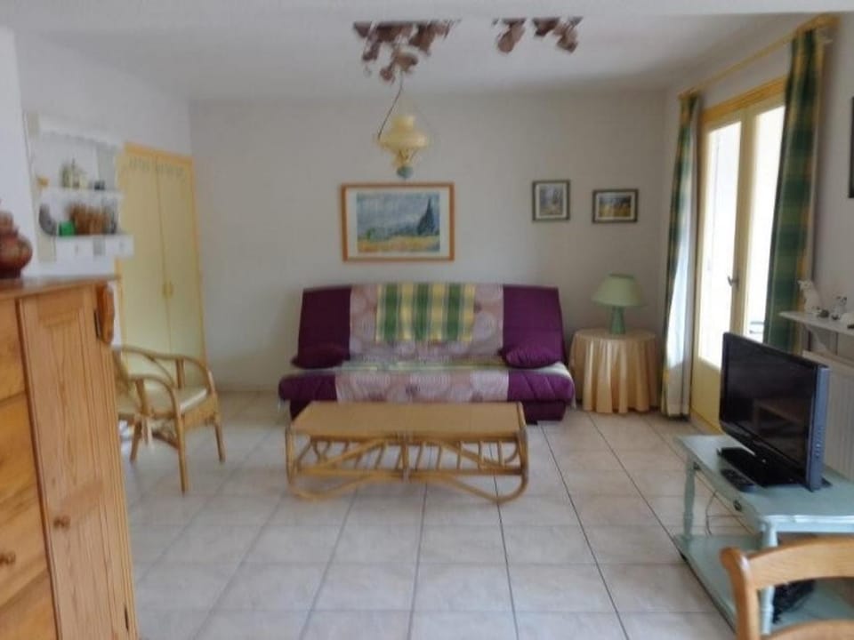 Charmant F2 avec Garage et Terrasse, 3 couchages, proche cures et centre-ville, Amélie-les-Bains - FR-1-703-12 Apartment in Alt Empordà