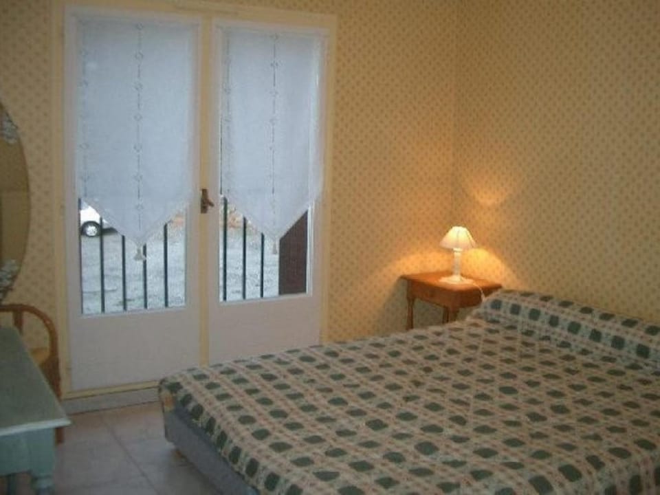 Charmant F2 avec Garage et Terrasse, 3 couchages, proche cures et centre-ville, Amélie-les-Bains - FR-1-703-12 Apartment in Alt Empordà