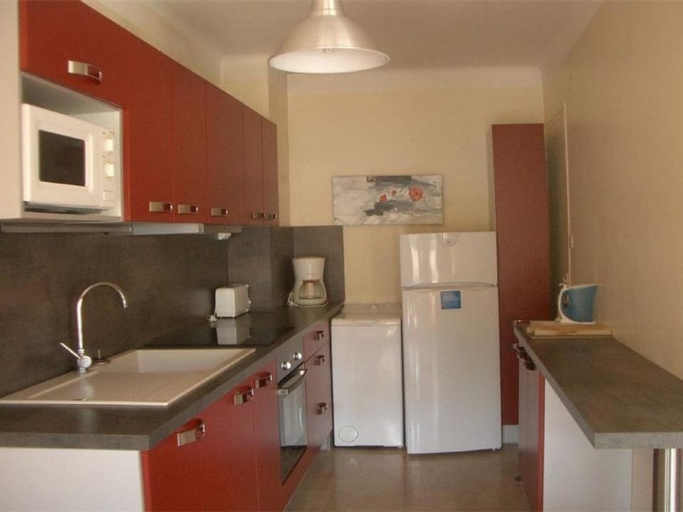 Appartement F2 avec Terrasse, Parking et WiFi, Animaux Acceptés, proche Amélie-les-Bains. - FR-1-703-13 Apartment in Alt Empordà