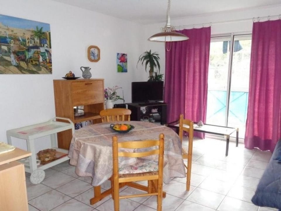 Appartement F2 confortable avec balcon près des Thermes d'Amélie-les-Bains - FR-1-703-61 Apartment in Alt Empordà