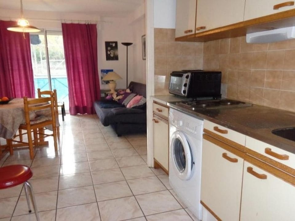 Appartement F2 confortable avec balcon près des Thermes d'Amélie-les-Bains - FR-1-703-61 Apartment in Alt Empordà