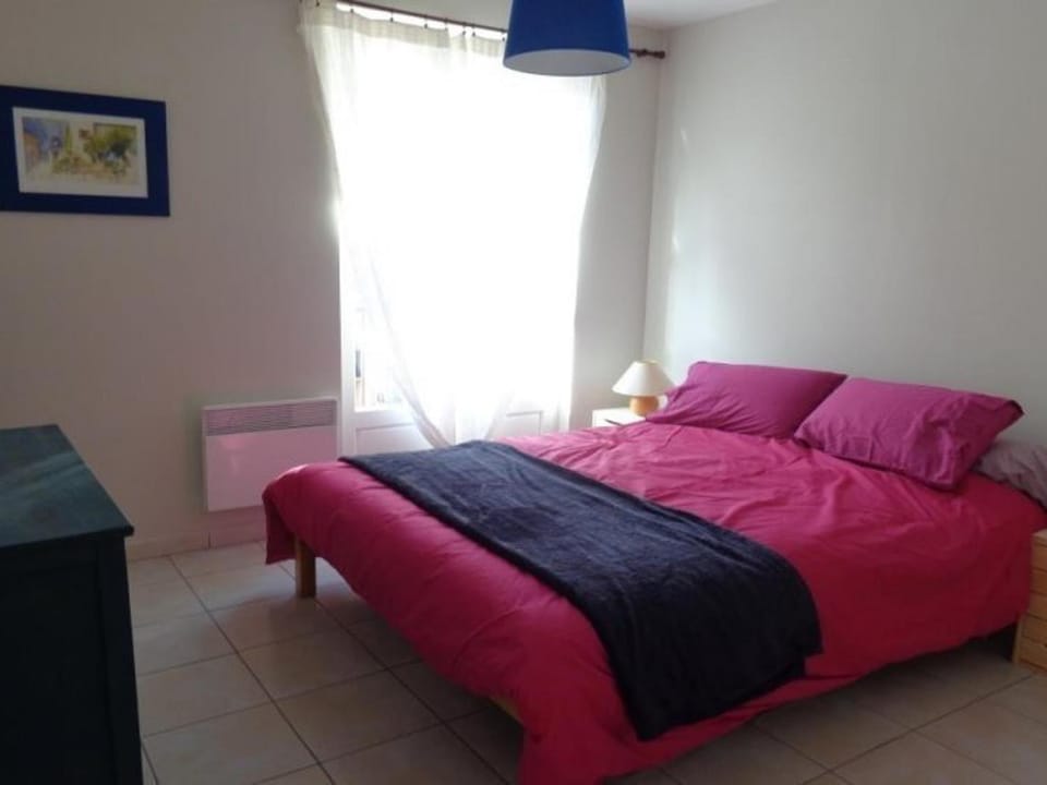 Confortable F3 avec balcon/terrasse en centre-ville, proximité cures, parking, ascenseur, pour 4 pers. - FR-1-703-88 Apartment in Alt Empordà