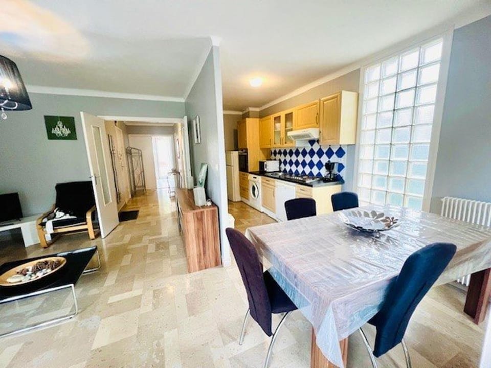 Appartement F2 avec terrasse, 3 pers, proche cures et centre-ville, Amélie-les-Bains - FR-1-703-117 Apartment in Alt Empordà