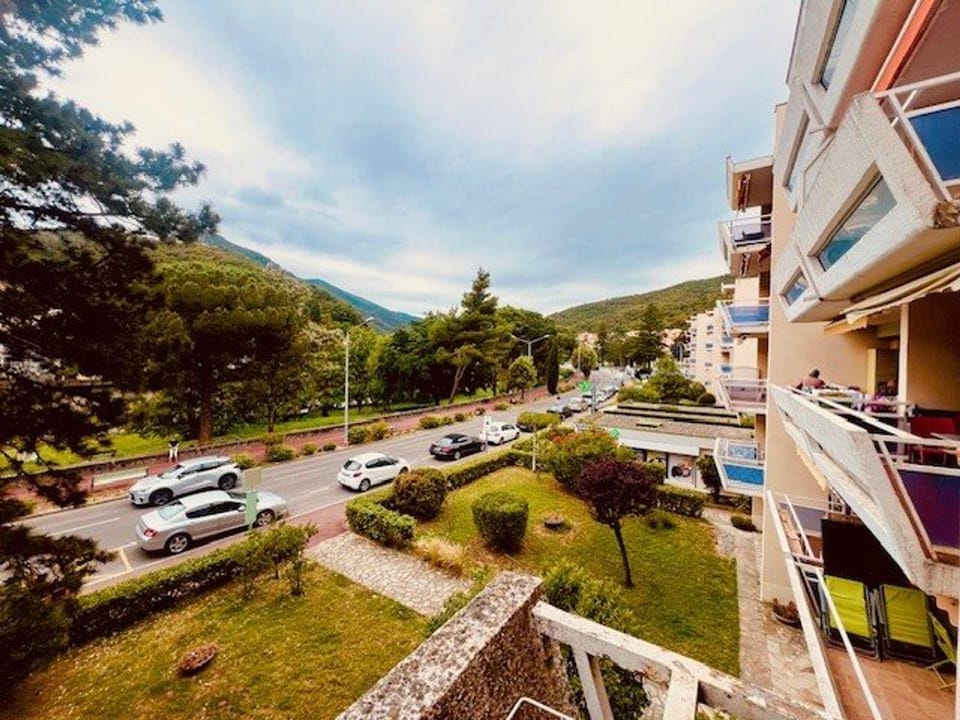 Appartement F2 avec terrasse, 3 pers, proche cures et centre-ville, Amélie-les-Bains - FR-1-703-117 Apartment in Alt Empordà