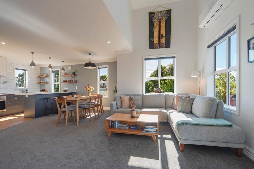 Living room, Seating area, Dining area