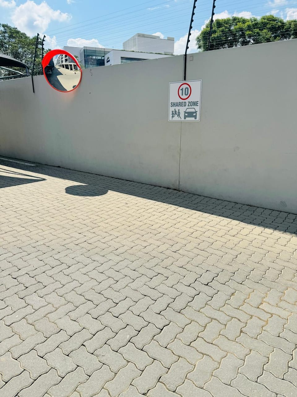 #Top quality BnB #Fast WiFi #Self Check-in #Secure Parking Apartment in Sandton