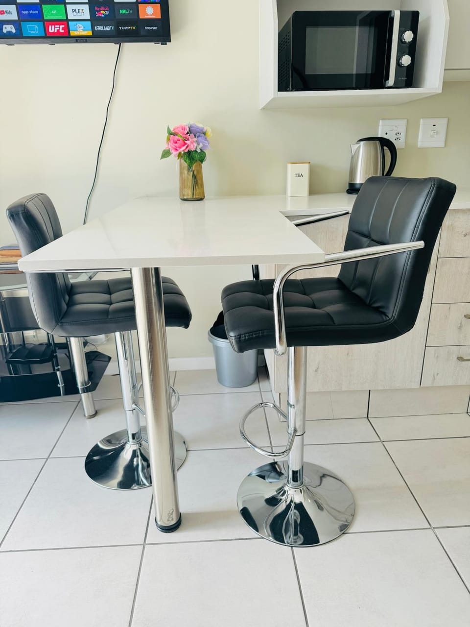 #Top quality BnB #Fast WiFi #Self Check-in #Secure Parking Apartment in Sandton