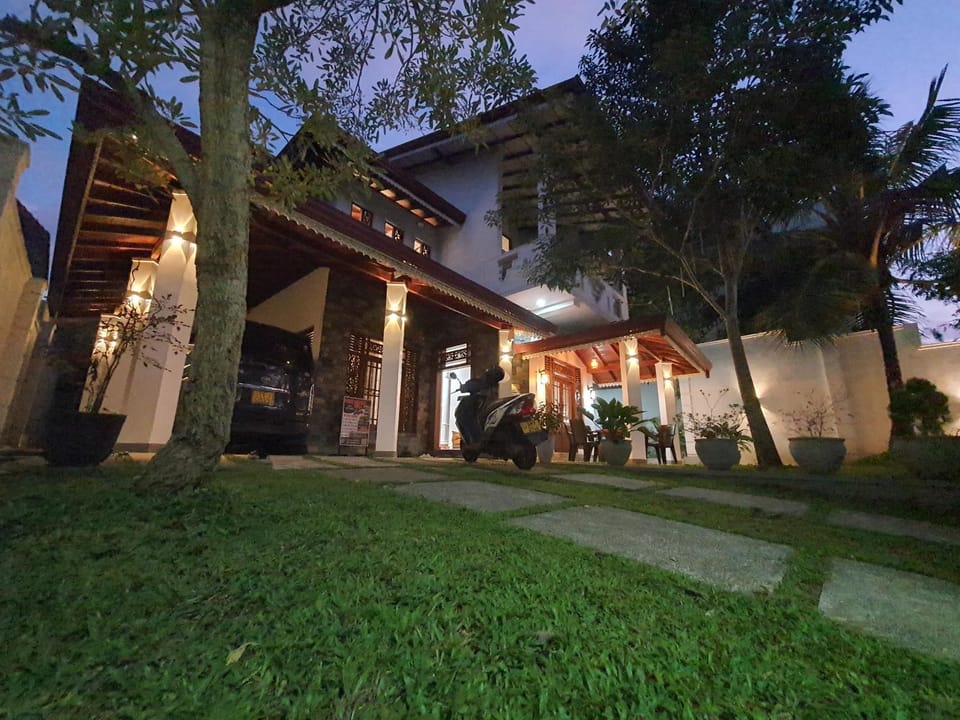 CAW Dream Villa Bed and Breakfast in Ahangama