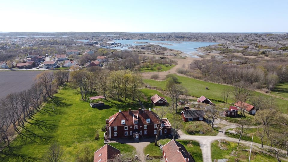 Property building, Nearby landmark, Sea view