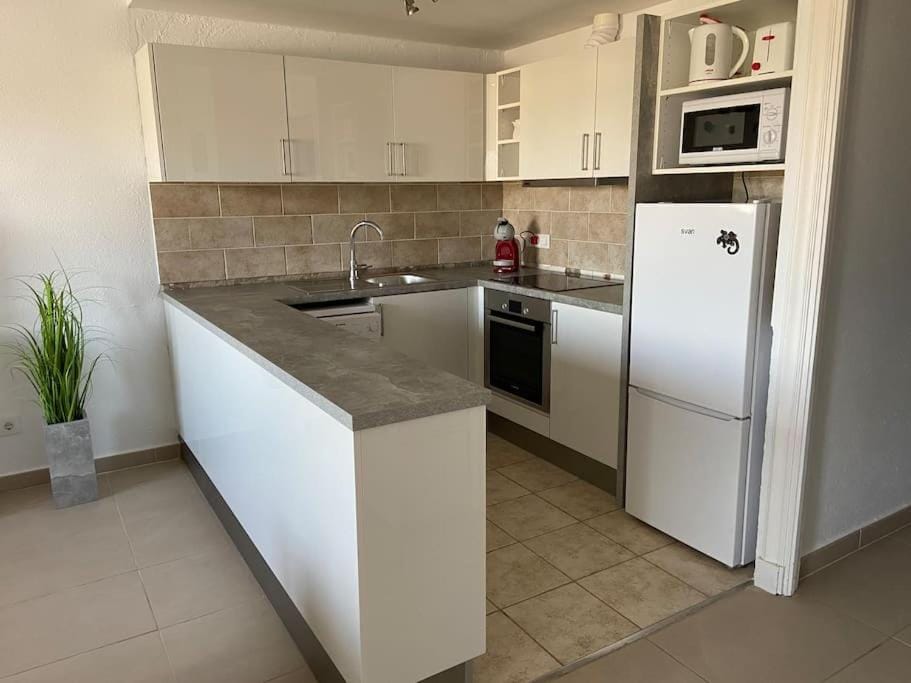 Kitchen or kitchenette, dishwasher, minibar, pet friendly, stove, toaster