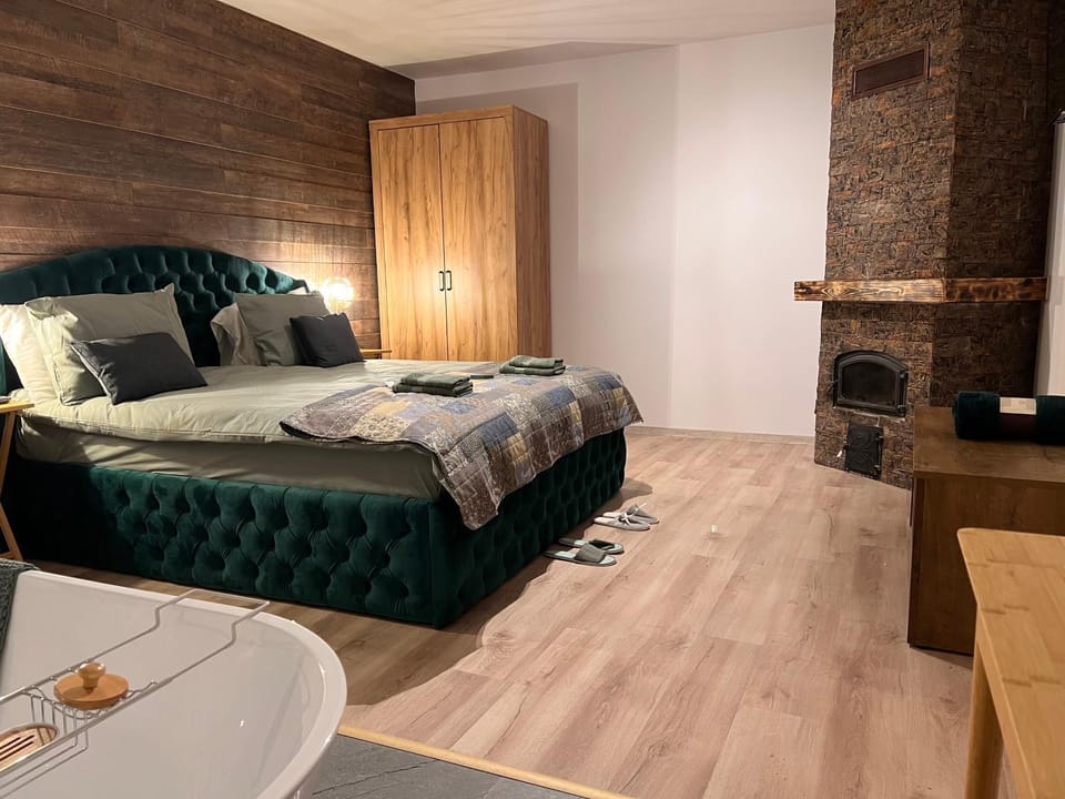 Bed, Bedroom, flat iron
