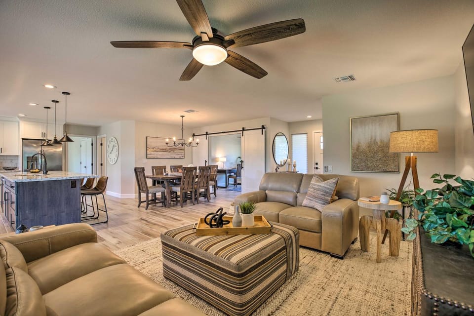 Putting Green, Community Perks: Sun City West Home House in Sun City West