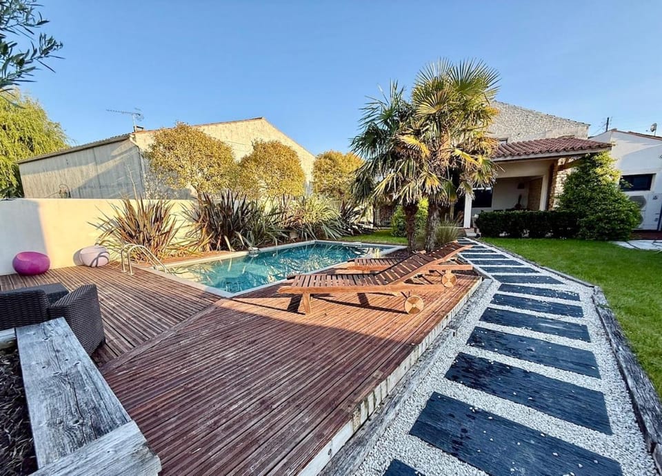 Maison de caractère avec piscine Villa in Nouvelle-Aquitaine