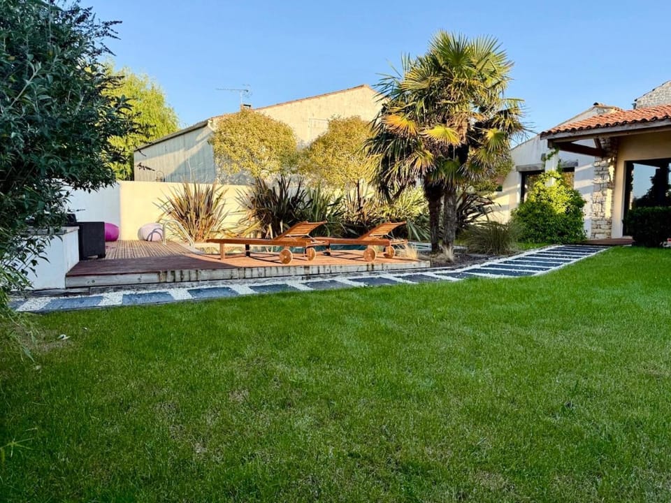 Maison de caractère avec piscine Villa in Nouvelle-Aquitaine