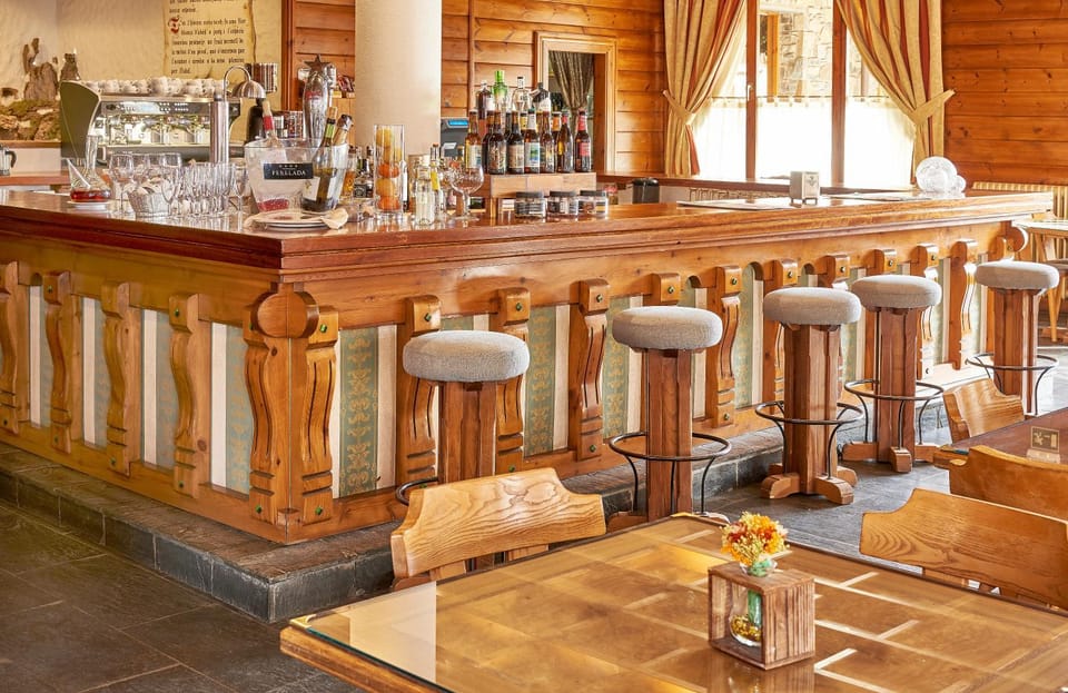Lounge or bar