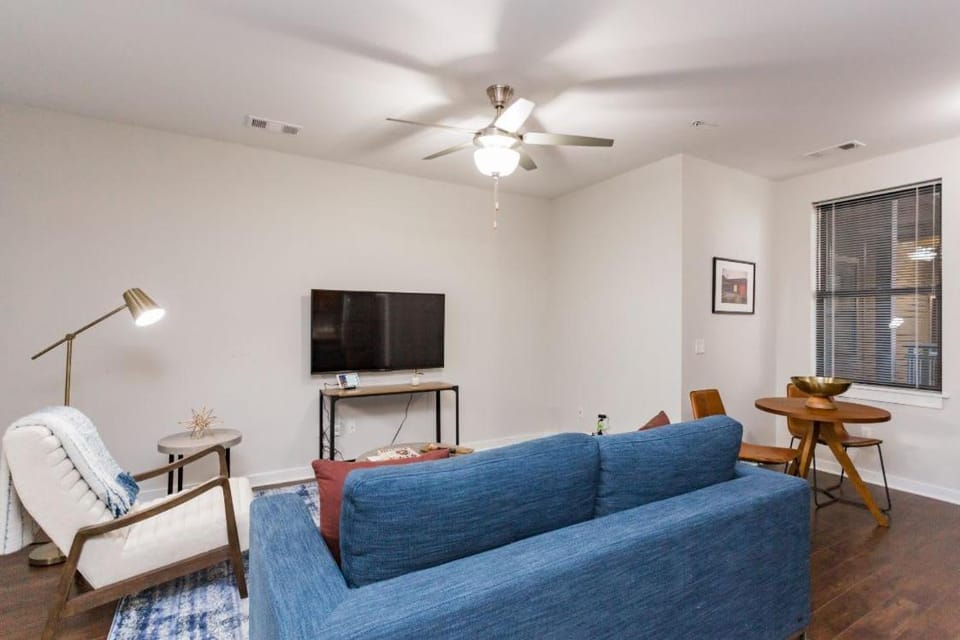 CozySuites Music Row Spacious 1BR in Nashville! 11 Apartment in Music Row