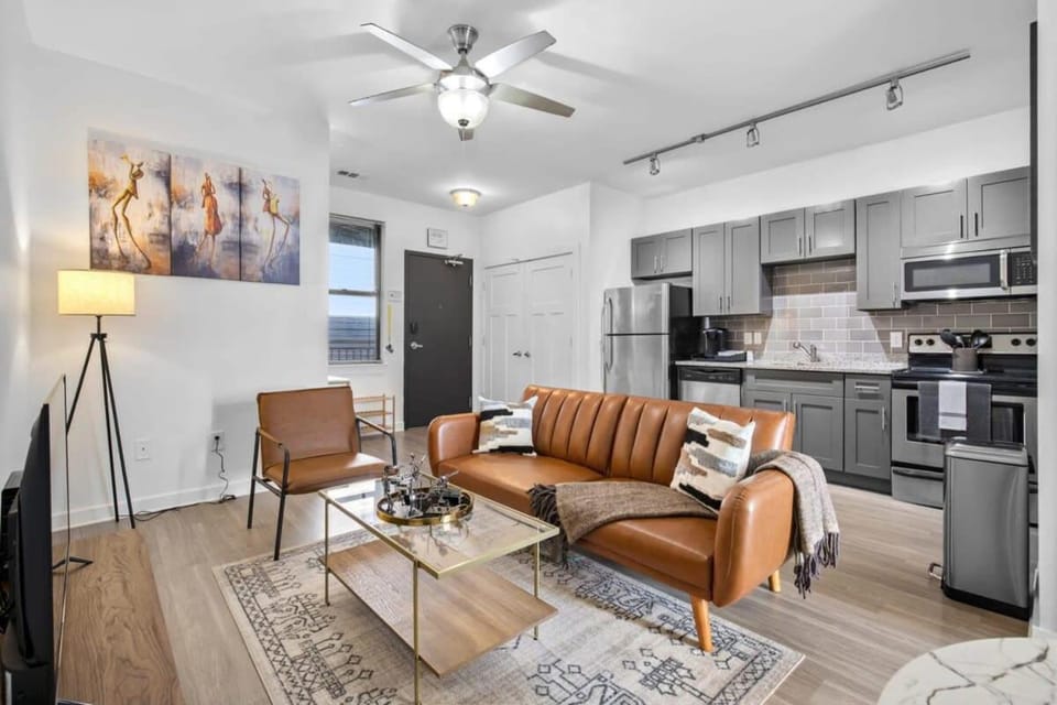 CozySuites Music Row Spacious 1BR Nashville! 56 Apartment in Music Row