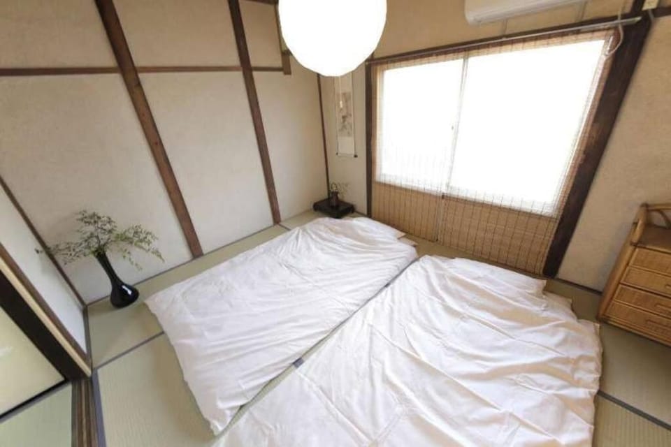 Osaka SENJU2 traditional Tatami whole house 2-5 ppl 3 mins walk to station House in Osaka