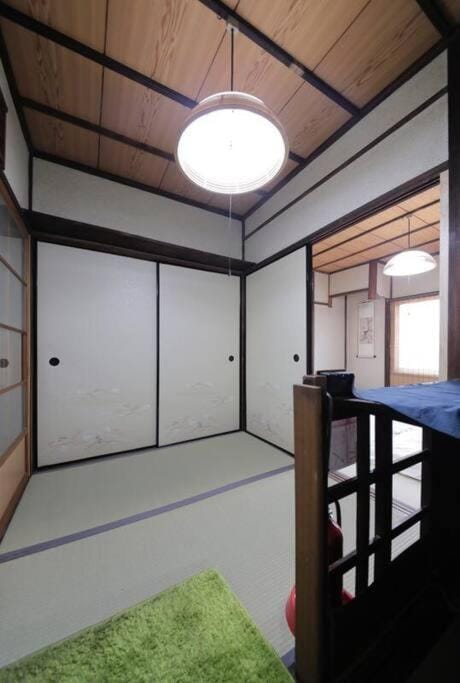 Osaka SENJU2 traditional Tatami whole house 2-5 ppl 3 mins walk to station House in Osaka