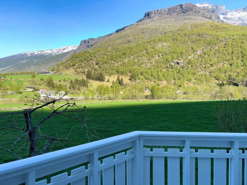 Nearby landmark, Day, Natural landscape, Balcony/Terrace, Mountain view