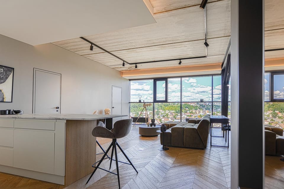 Kitchen or kitchenette, Living room