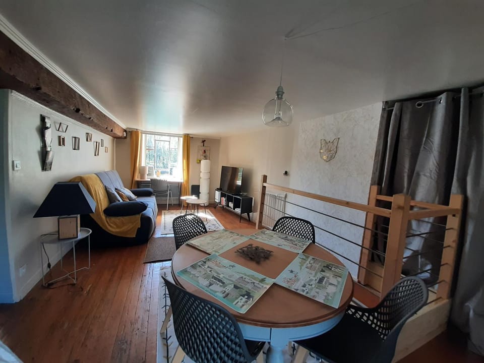 Seating area, Dining area