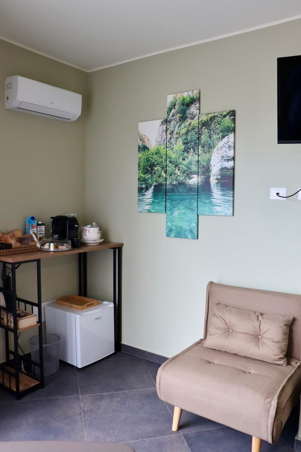 TV and multimedia, Coffee/tea facilities, Bedroom, air conditioner