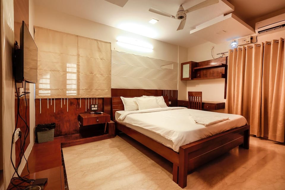 Bed, Bedroom, fireplace, air conditioner