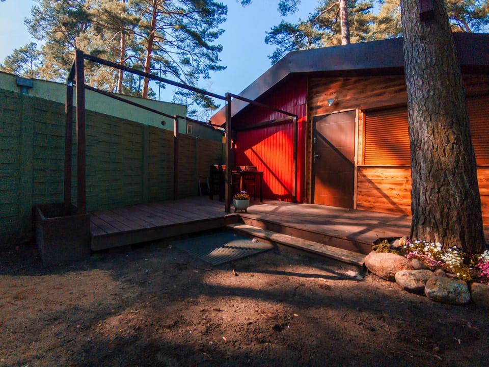 Property building, Garden, Balcony/Terrace