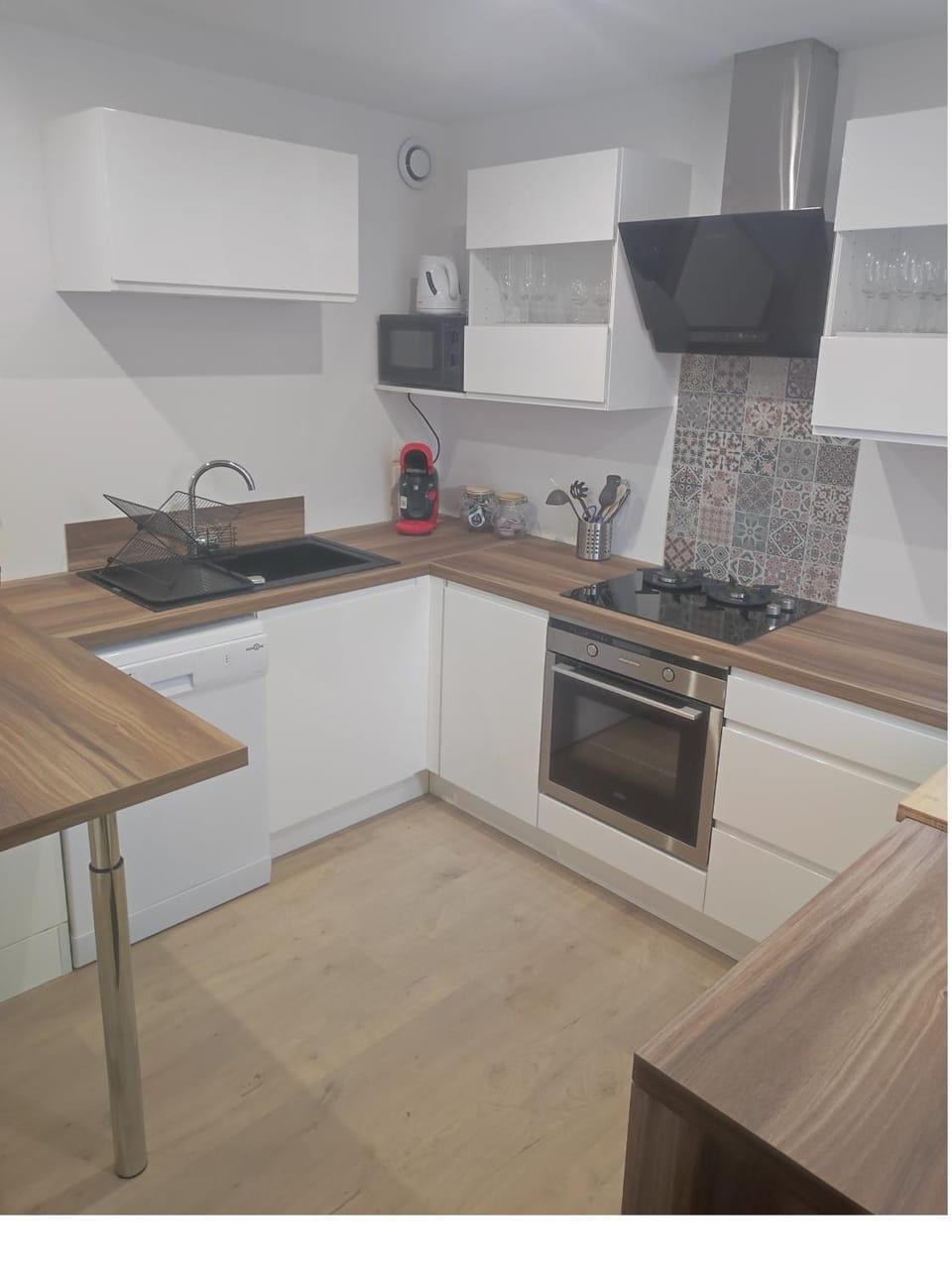 Kitchen or kitchenette, Dining area, dishwasher, minibar, pet friendly, stove