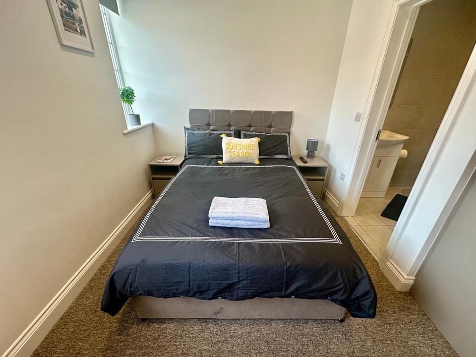 Spectacular Modern, Private Apartment,15 Mins To Central London Apartment in London