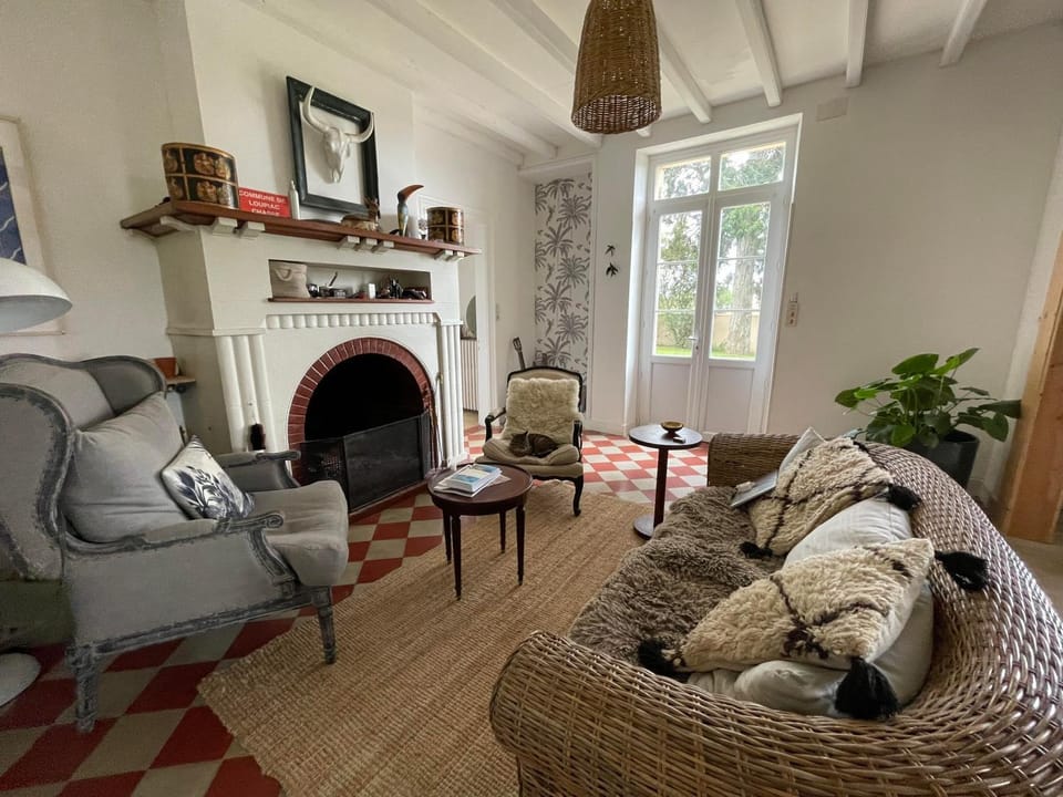 Living room, Internal: Not applicable to any particular room