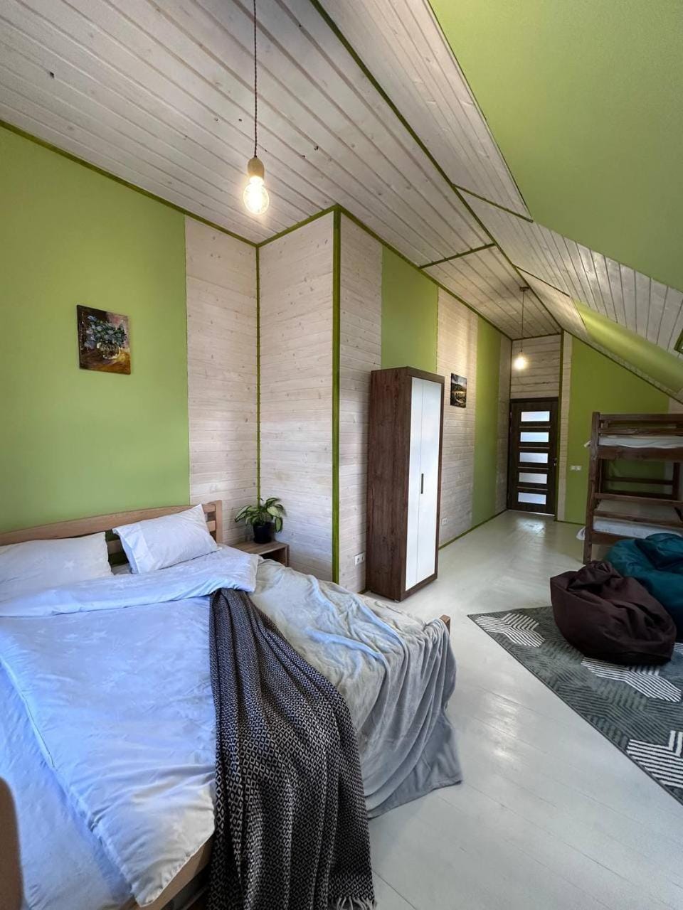 Bed, Photo of the whole room, Bedroom, wardrobe