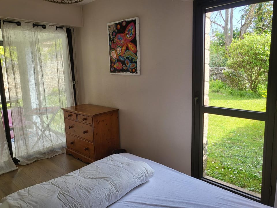" Bleu Horizon" Magnifique emplacement pour cette appartement de type T2 avec son jardin privé et l'accès direct à la plage! Apartment in Fouesnant